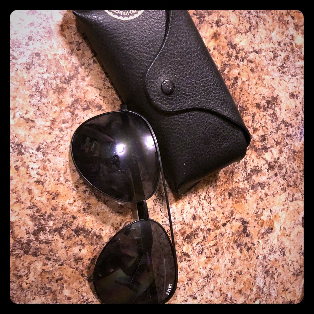 Quay black sunglasses